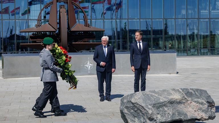 Frank-Walter Steinmeier mit Mark Rutte beim Festakt 70 Jahre Mitgliedschaft von Deutschland in der Nato