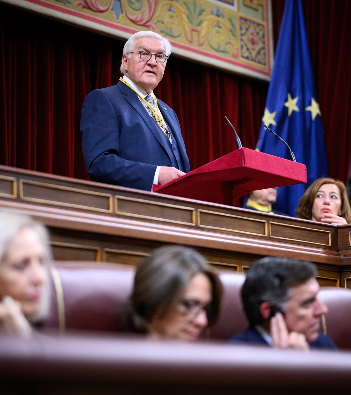 Bundespräsident Frank-Walter Steinmeier spricht bei einer gemeinsamen Sitzung des spanischen Abgeordnetenhauses und des Senats in Madrid.