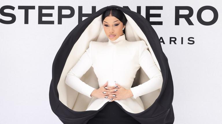 Rapperin Cardi B bei der Haute Couture Show von Stephane Rolland in Paris