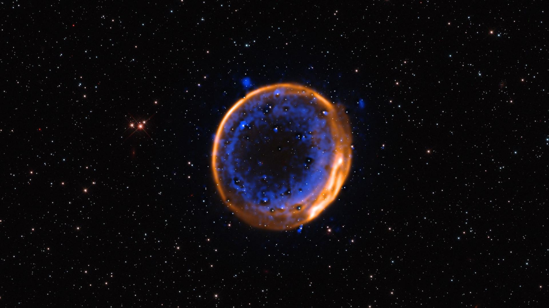 Bild des Very Large Telescope einer durch Doppel-Detonation entstandenen Supernova