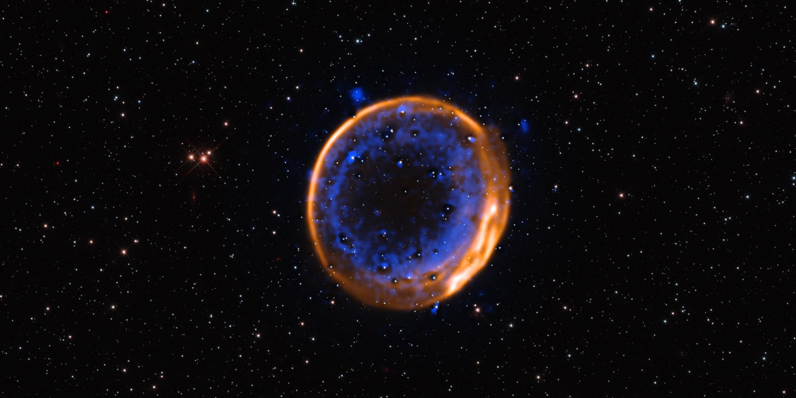 Bild des Very Large Telescope einer durch Doppel-Detonation entstandenen Supernova