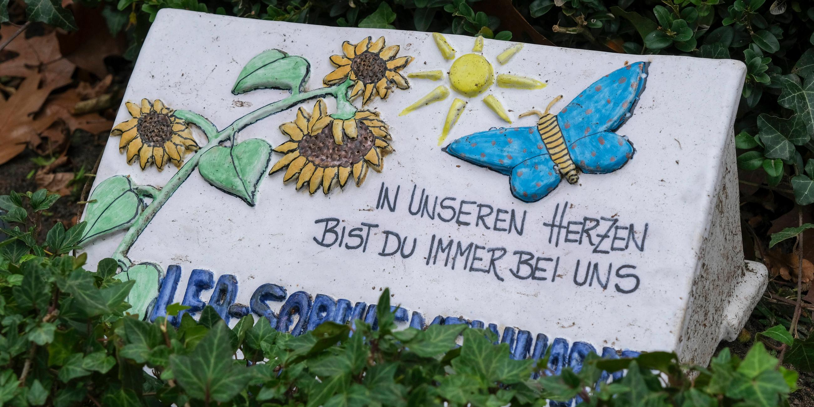 Gräber für Sternenkinder