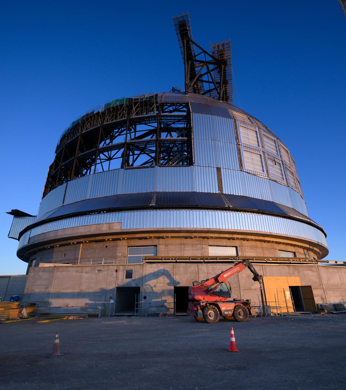 Die Baustelle der Teleskopanlage (Extremely Large Telescope, ELT) der Europäischen Südsternwarte (ESO) auf dem Berg Cerro Armazones in der Nähe des Paranal-Observatoriums.