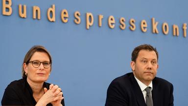 Bundesjustinministerin Hubig und Bundesfinanzminister Klingbeil stellen den Aktionsplan zur Bekämpfung von Steuer- und Finanzkriminalität vor.