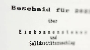 Steuerbescheid vom Finanzamt zur Einkommenssteuer.