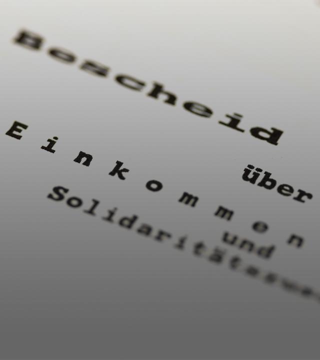 Steuerbescheid des Finanzamtes zur Einkommenssteuer.