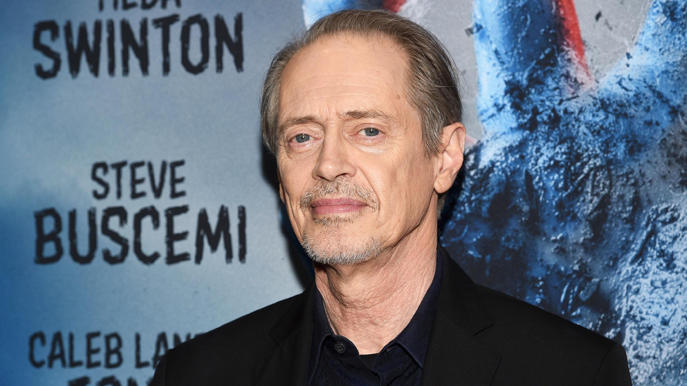 Steve Buscemi auf offener Straße attackiert