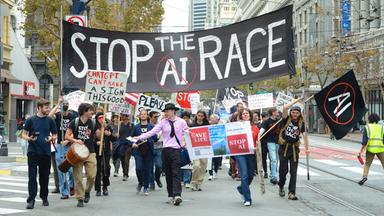Demonstranten bei einer „Stop the AI Race“-Demonstration, bei der eine Verlangsamung der Entwicklung fortschrittlicher KI-Systeme gefordert wurde, am 17.09.2026 in San Francisco, Kalifornien, USA.