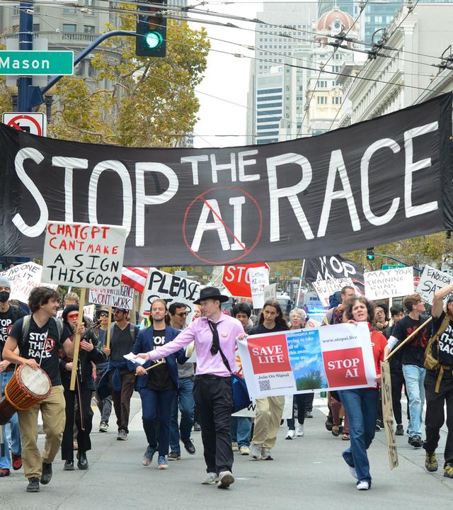 Demonstranten bei einer „Stop the AI Race“-Demonstration, bei der eine Verlangsamung der Entwicklung fortschrittlicher KI-Systeme gefordert wurde, am 17.09.2026 in San Francisco, Kalifornien, USA.