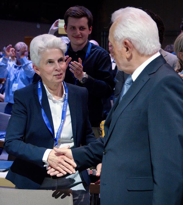 Marie-Agnes Strack-Zimmermann und Wolfgang Kubicki beim 77. Ordentlichen Bundesparteitag der FDP im Estrel Congress Center