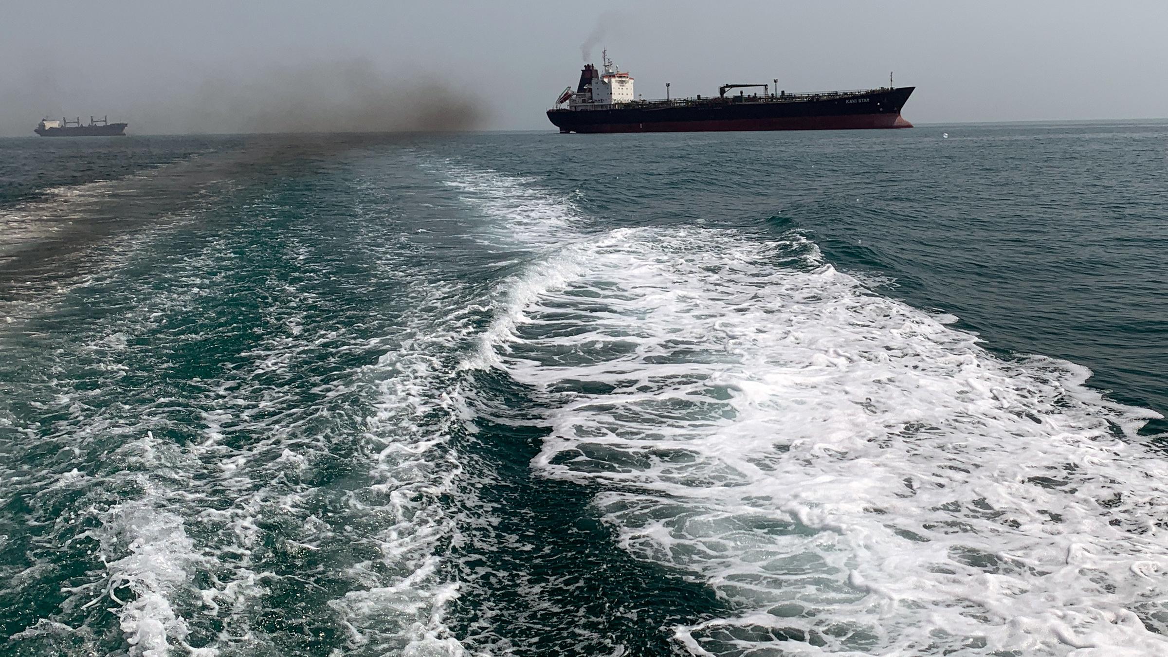 Archiv: Öl- und Frachtschiffe im Persischen Golf vor der vor der Straße von Hormus am 22.05.2019