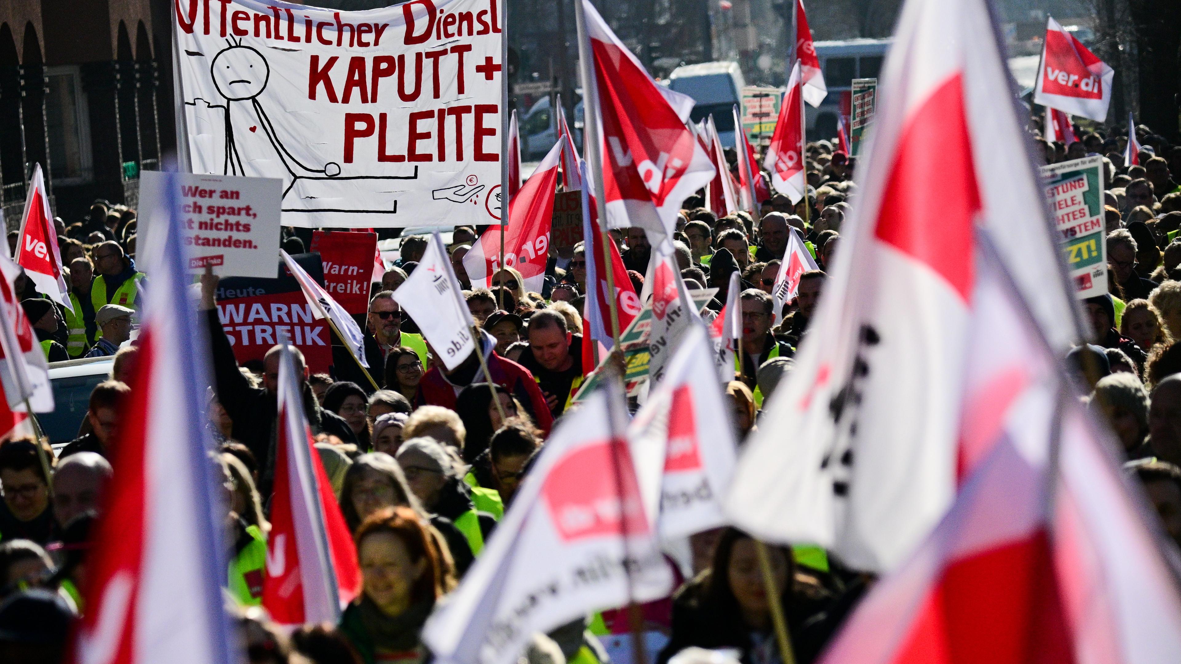 Warnstreik in Kliniken und Pflegeheimen - Berlin
