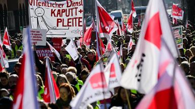Warnstreik in Kliniken und Pflegeheimen - Berlin