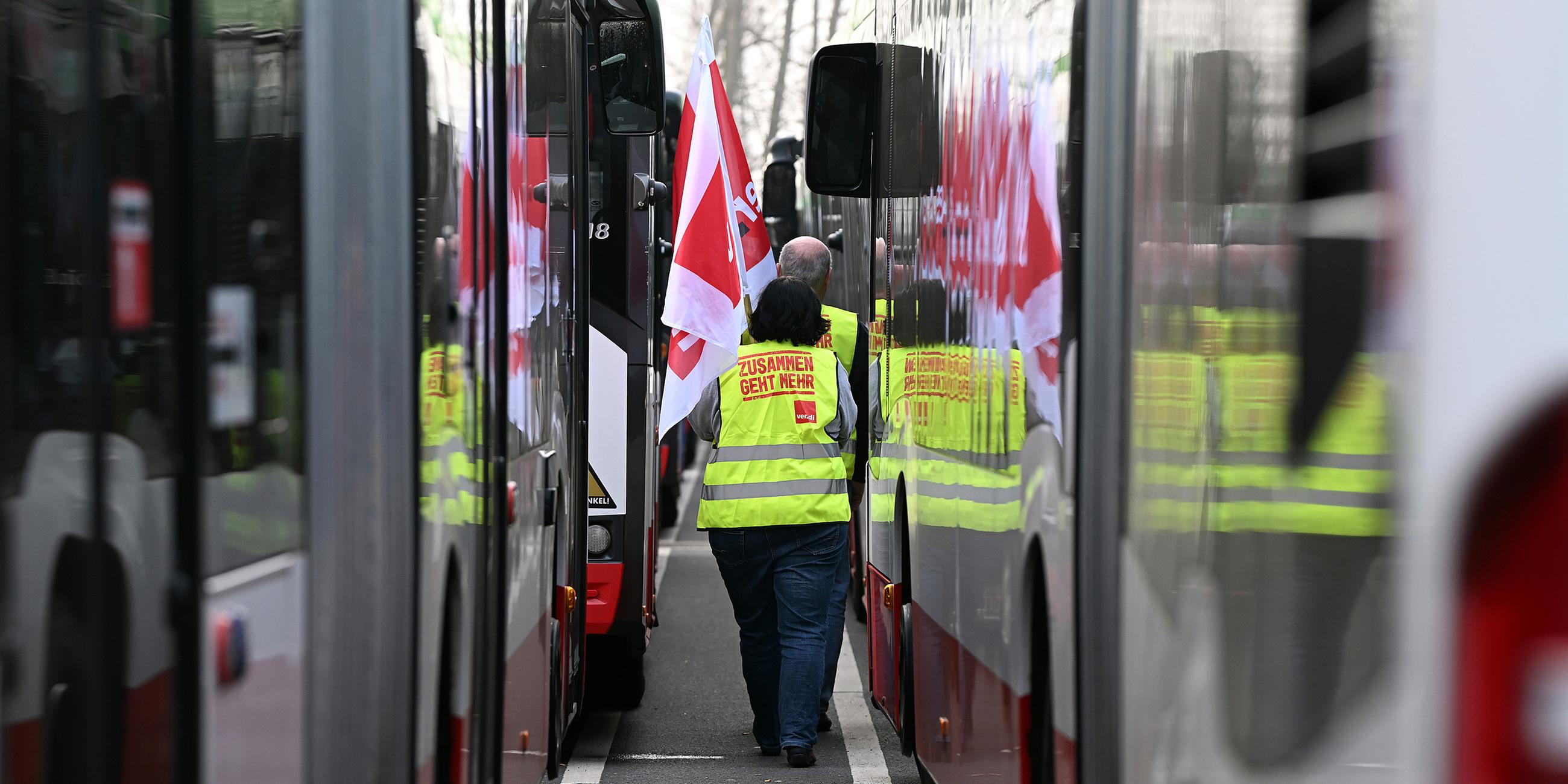 Busse der Bogestra stehen auf dem Betriebshof, aufgenommen am 10.02.2025