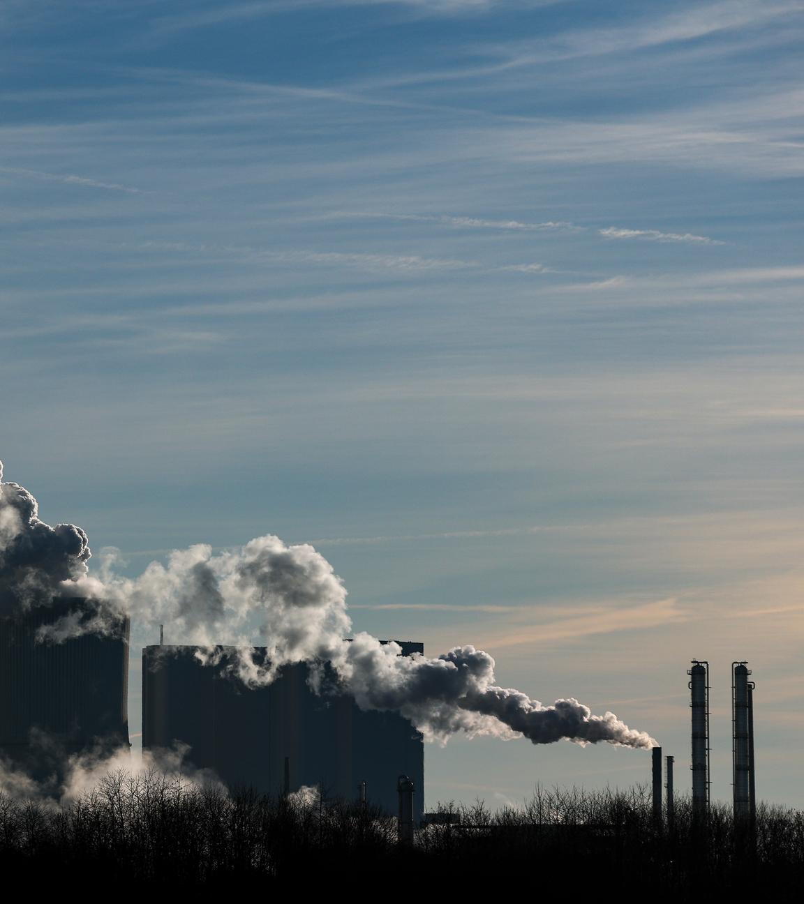 Blick auf die Anlagen von Dow Chemical im Chemiepark Böhlen