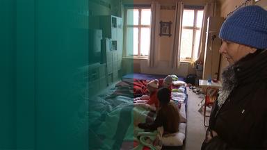 Stromausfall in Berlin - Familie in der kalten Wohnung