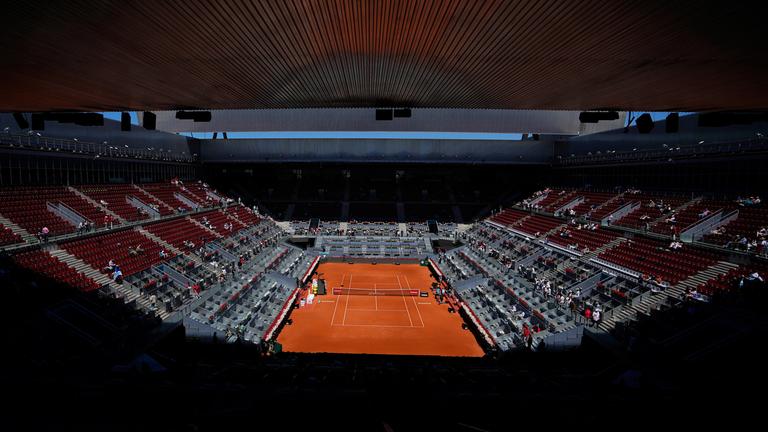 Leeres Tennisstadion in Madrid