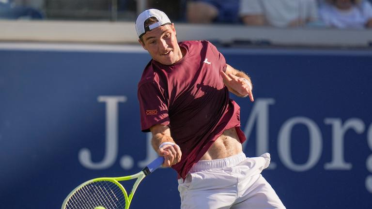 Jan-Lennard Struff in Aktion gegen den US-Amerikaner Frances Tiafoe