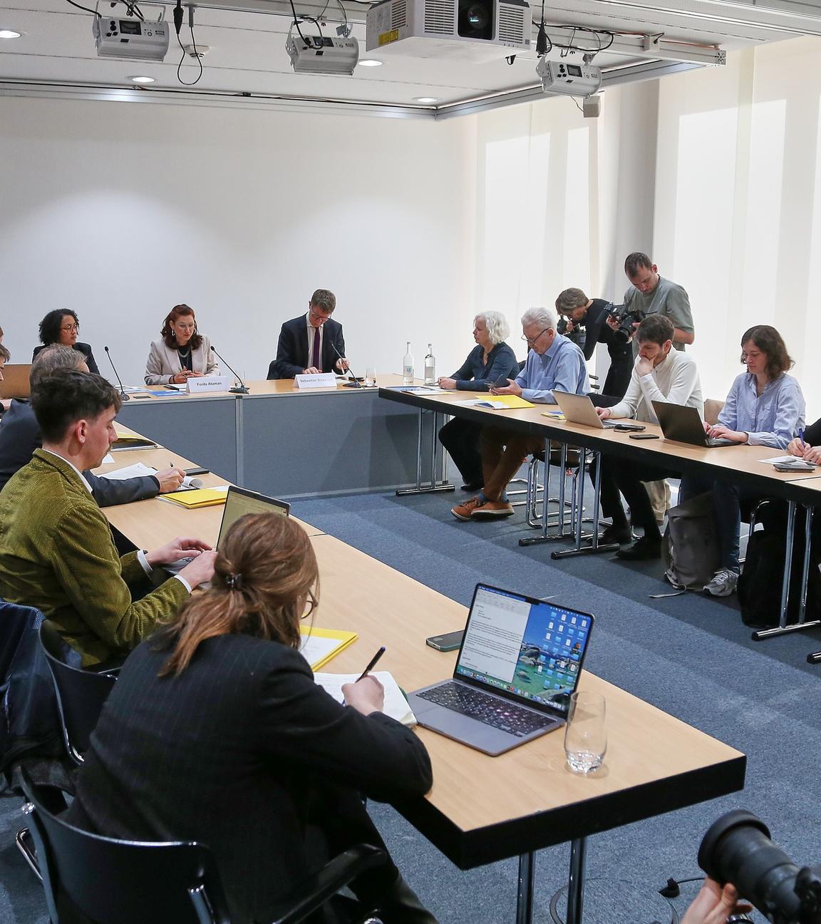 Pressekonferenz: Antidiskriminierungsstelle des Bundes