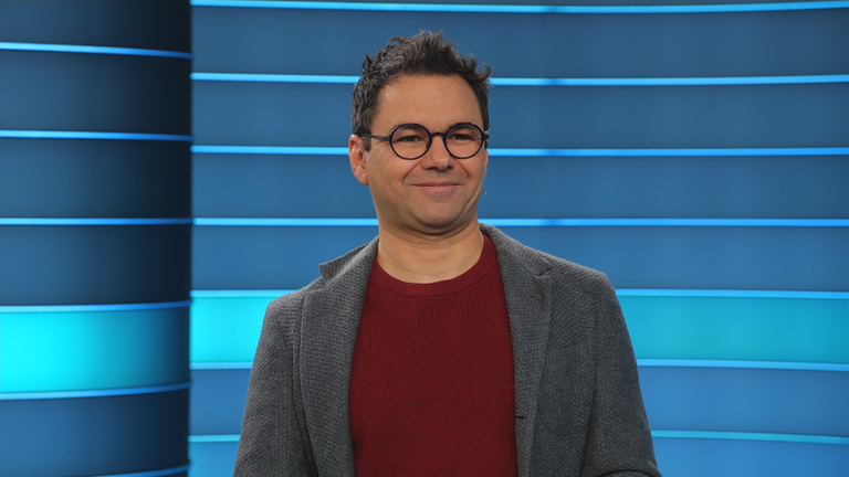 Özden Terli im Studio von ZDFheute live