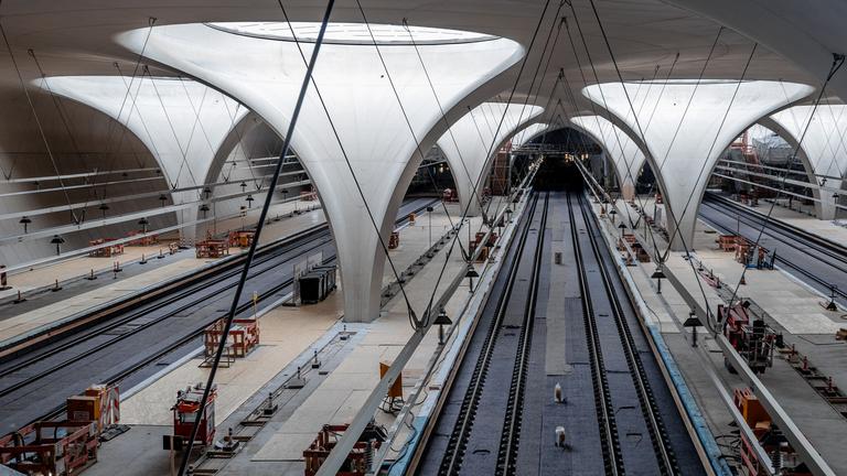 Das Innere des zukünftigen Stuttgarter Hauptbahnhofs. Es sind keine Menschen im Bild.