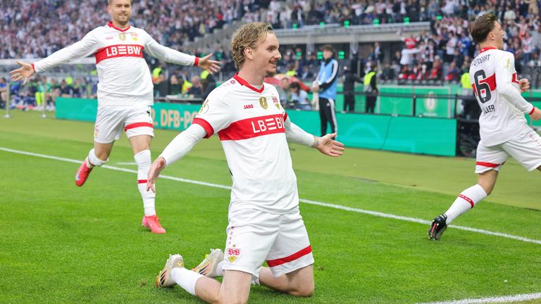 Nick Woltemade vom VfB Stuttgart feiert das erste Tor seiner Mannschaft Jubel jubelt nach seinem Tor zum 0:1.