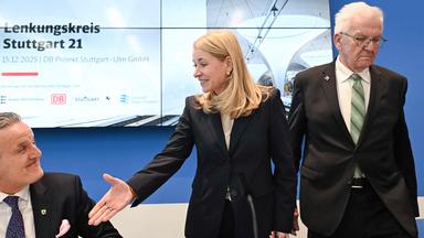 Bahnchefin Evelyn Palla und Baden-Württembergs Ministerpräsident Winfried Kretschmann beim Lenkungskreis zum Bauprojekt Stuttgart21.