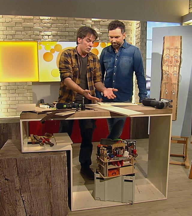 Handwerksprofi Mick Wewers und Moderator Ingo Nommsen im Volle-Kanne-Studio