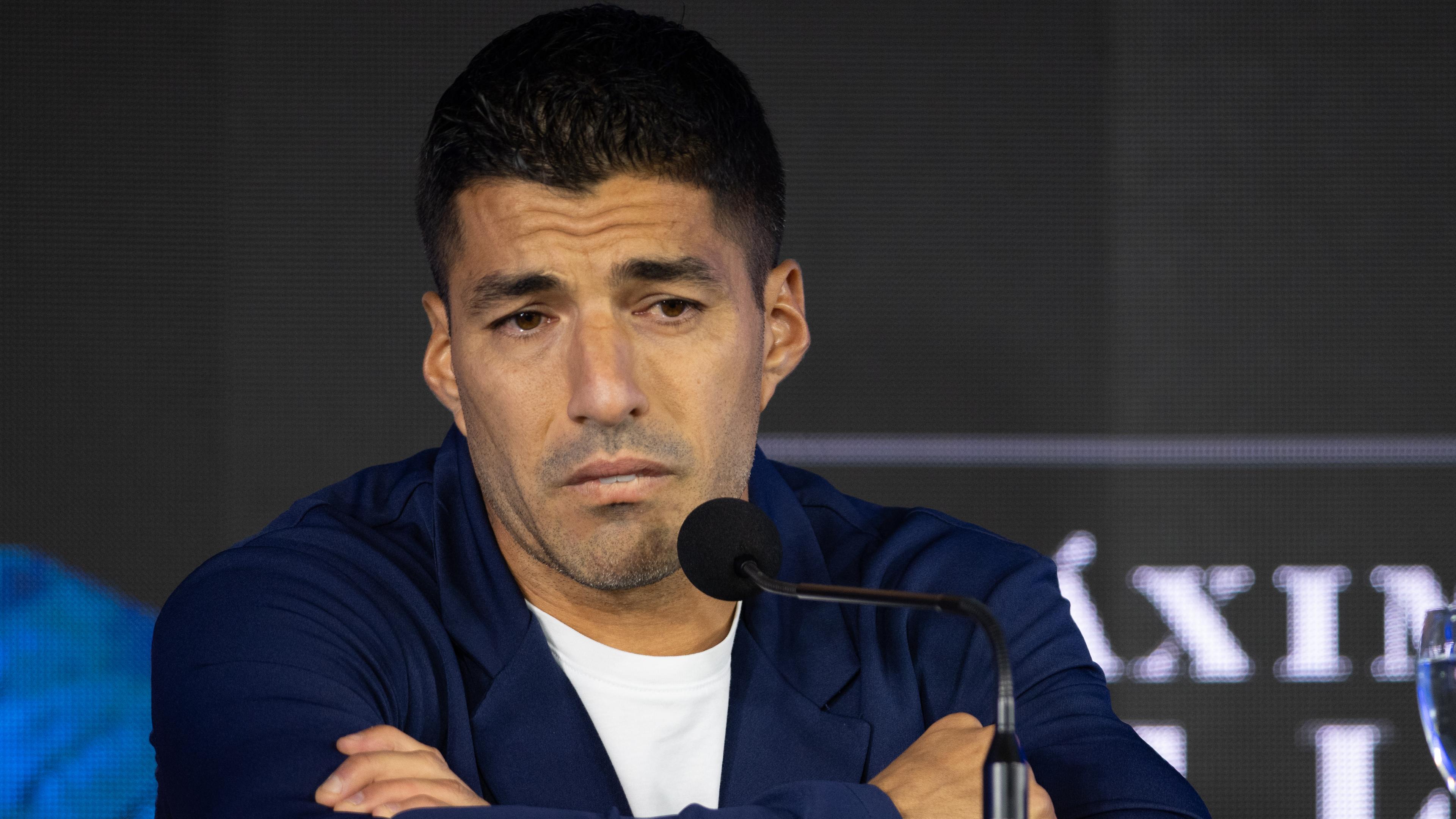 Luis Suárez während einer Pressekonferenz im Centenario-Stadion. Der uruguayische Stürmerstar Luis Suárez hat seinen Rücktritt aus der Nationalmannschaft angekündigt.