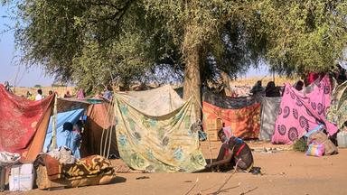 ine Sudanesin, die aus der Stadt Al-Faschir geflohen ist