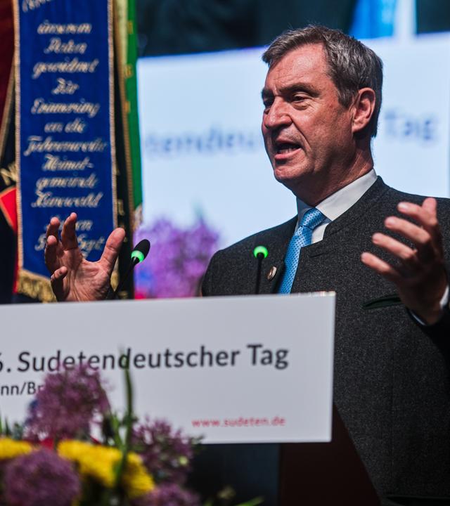 Markus Söder, spricht beim Haupttreffen des Sudetendeutschen Tages auf dem Messegelände.