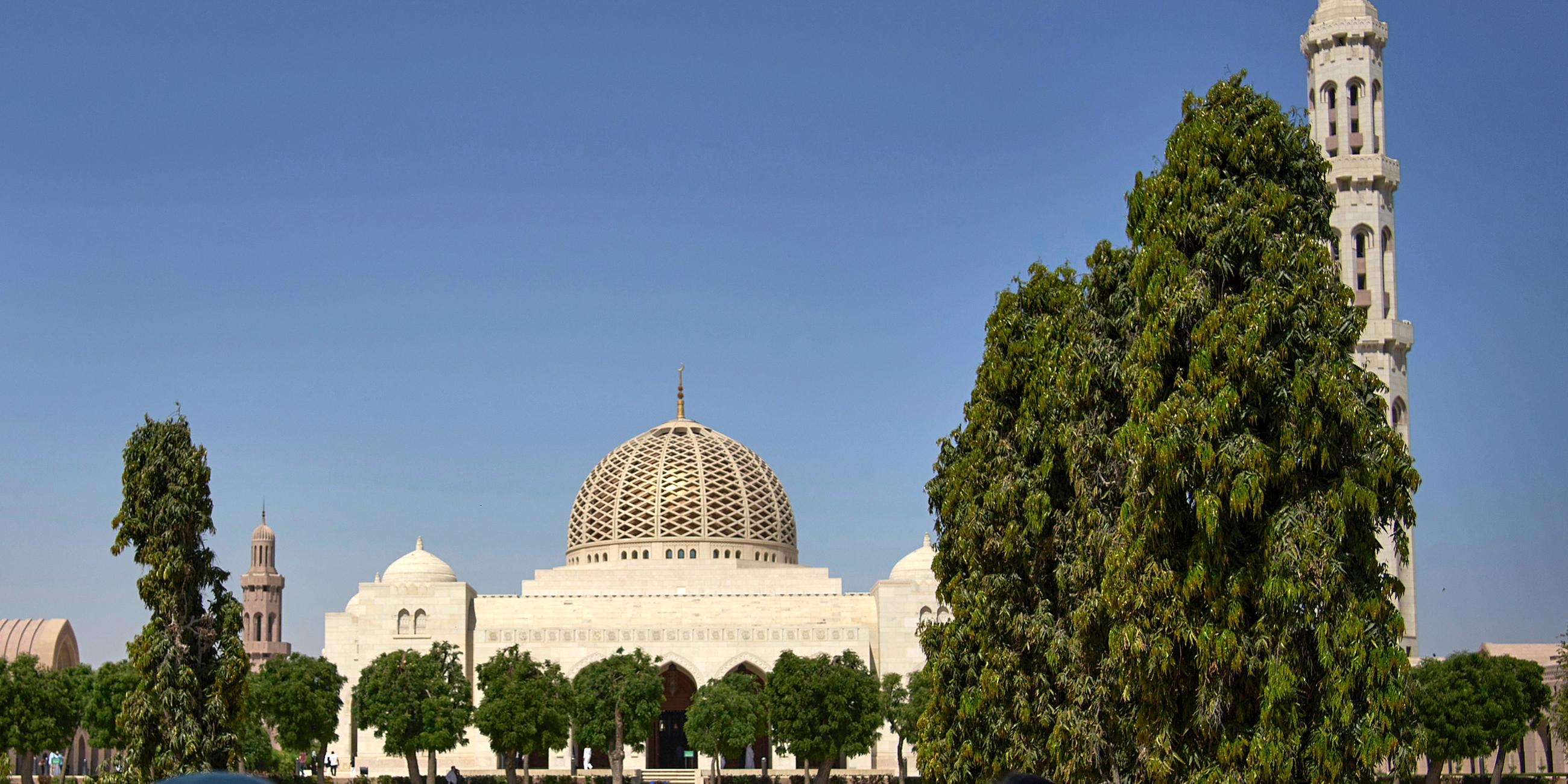 Sultan Qaboos Moschee in Maskat (Oman), aufgenommen am 11.04.2025