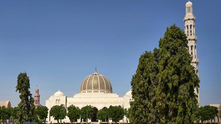 Sultan Qaboos Moschee in Maskat (Oman), aufgenommen am 11.04.2025