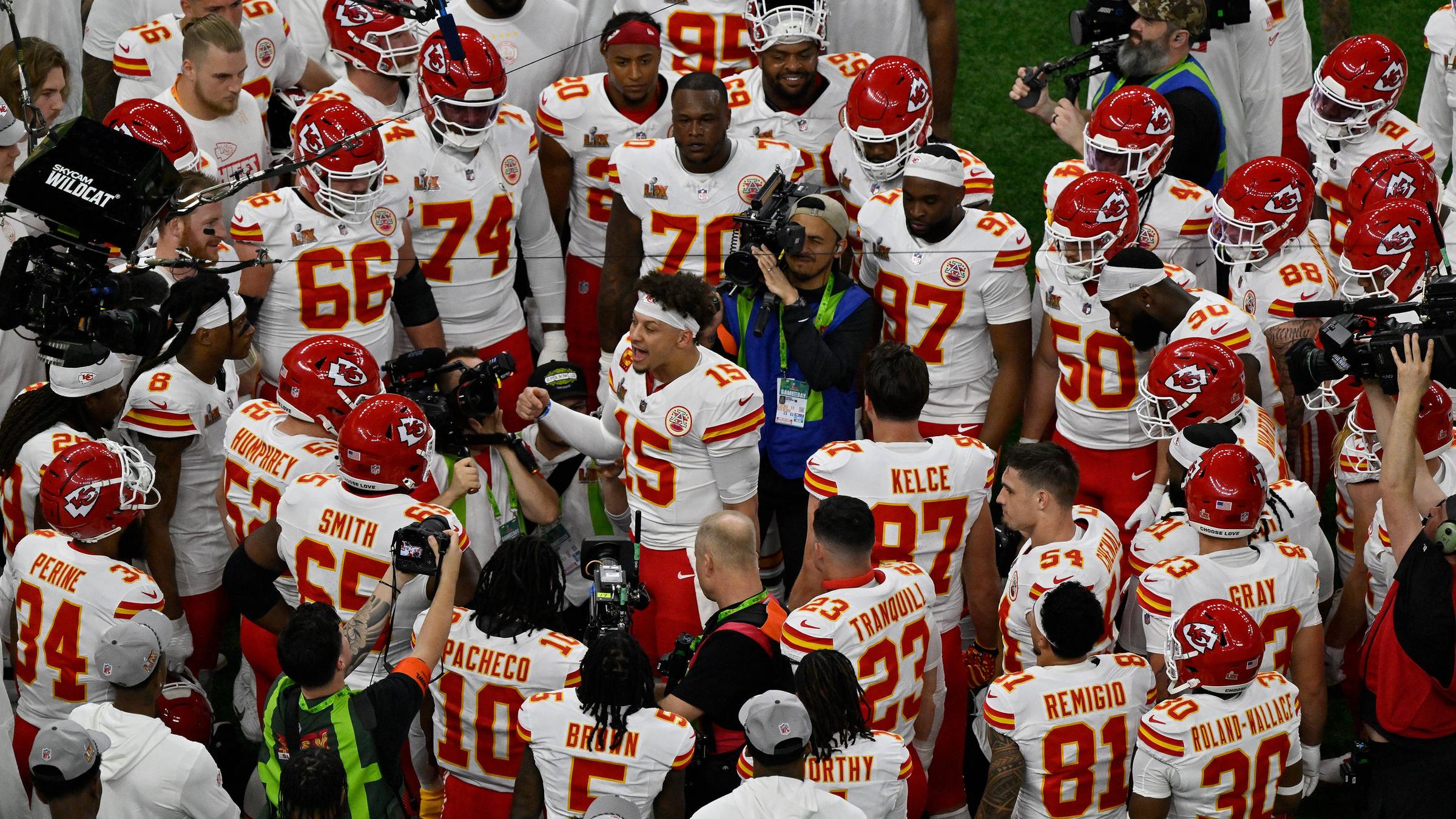 Patrick Mahomes schärt seines Kansas City Chiefs ein auf Super Bowl LIX