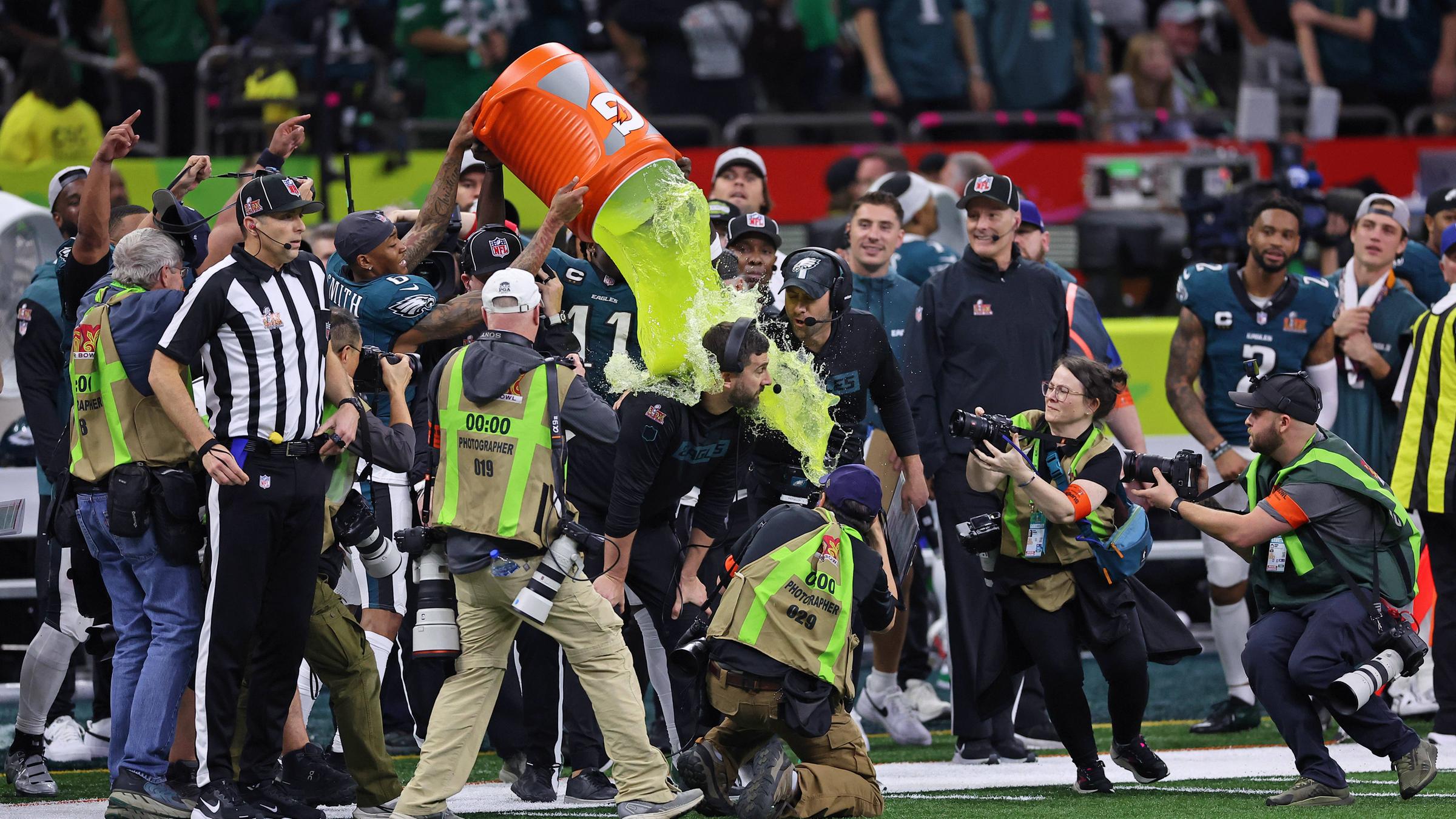 Eagles-Trainer Nick Sirianni an der Seitenlinie beim Super Bowl 59