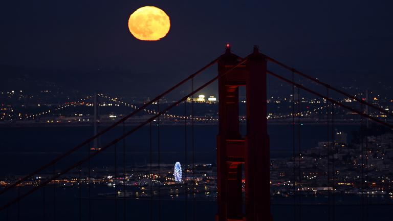 Supermond in San Francisco am 19.08.2024.