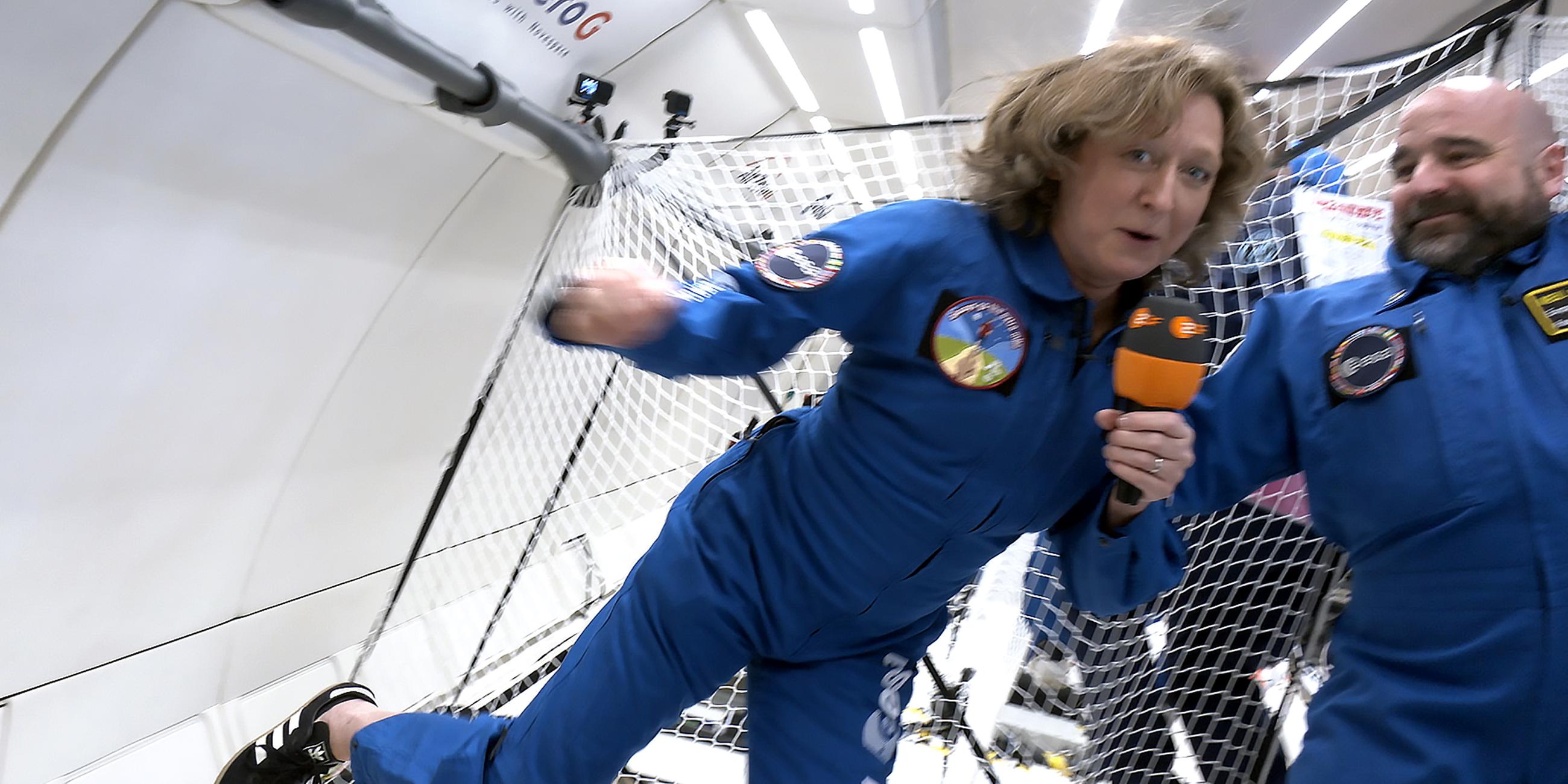 ZDF-Reporterin Susanne Freitag-Carteron in der Schwerelosigkeit