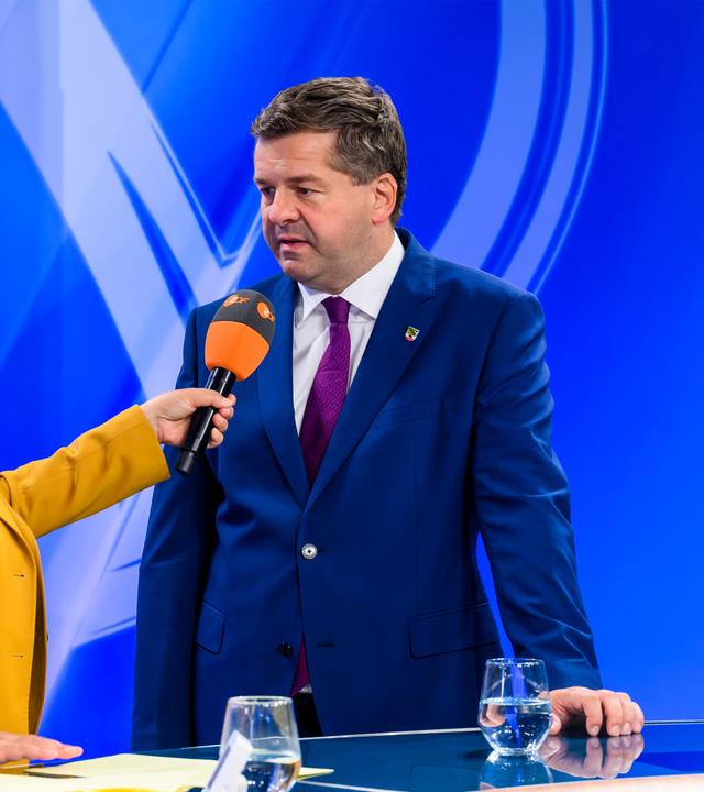 Sven Schulze von der CDU mit einer Reaktion zur Landtagswahl in Sachsen-Anhalt.