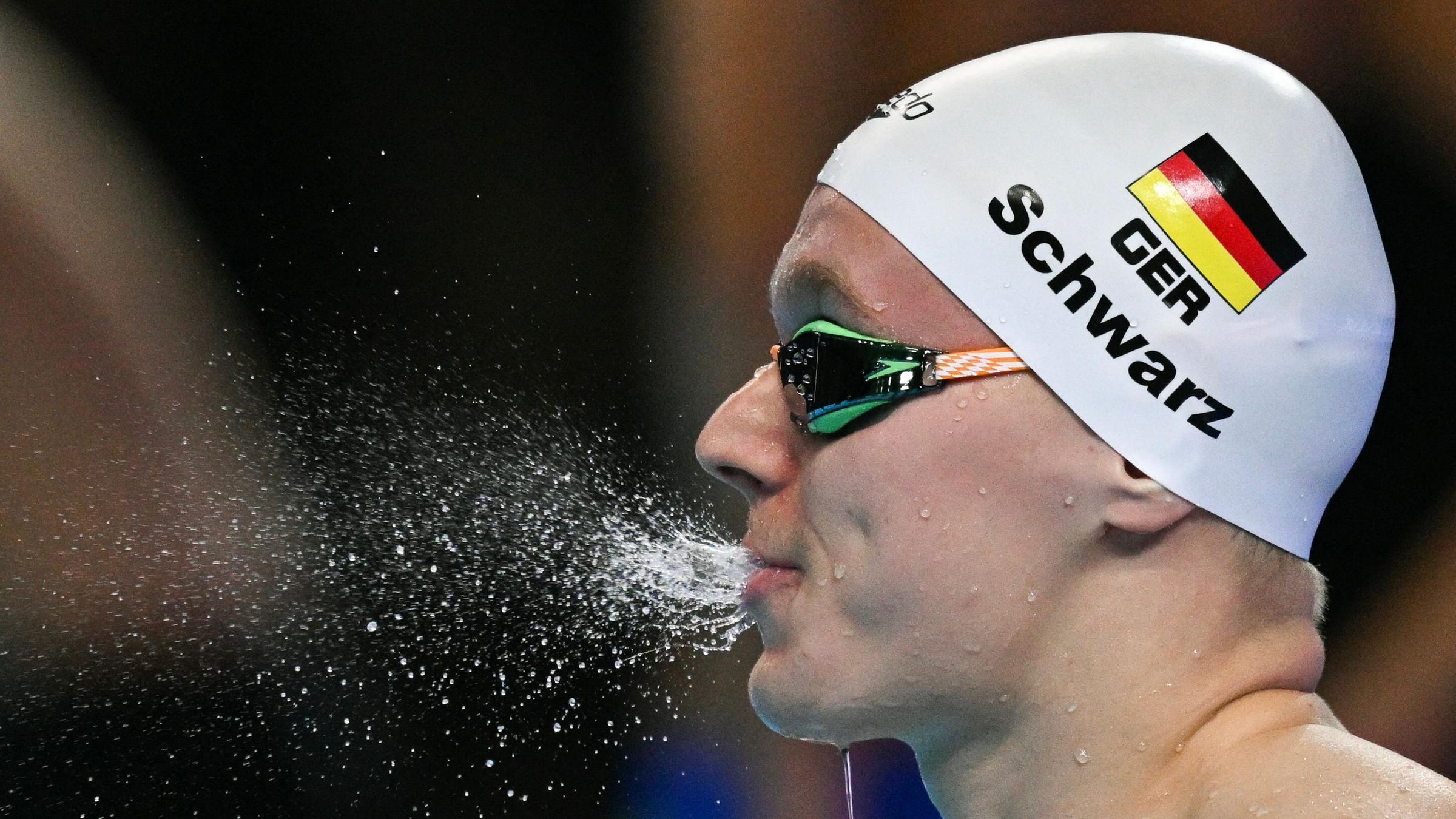 Der deutsche Schwimmer Sven Schwarz bereitet sich auf das Finale.