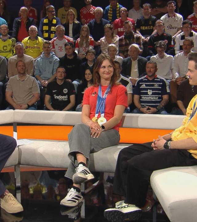 Sven Voss, Julia Taubitz und Philipp Raimund sind im Sportstudio.