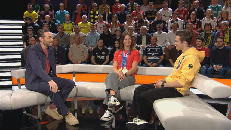 Sven Voss, Julia Taubitz und Philipp Raimund sind im Sportstudio.