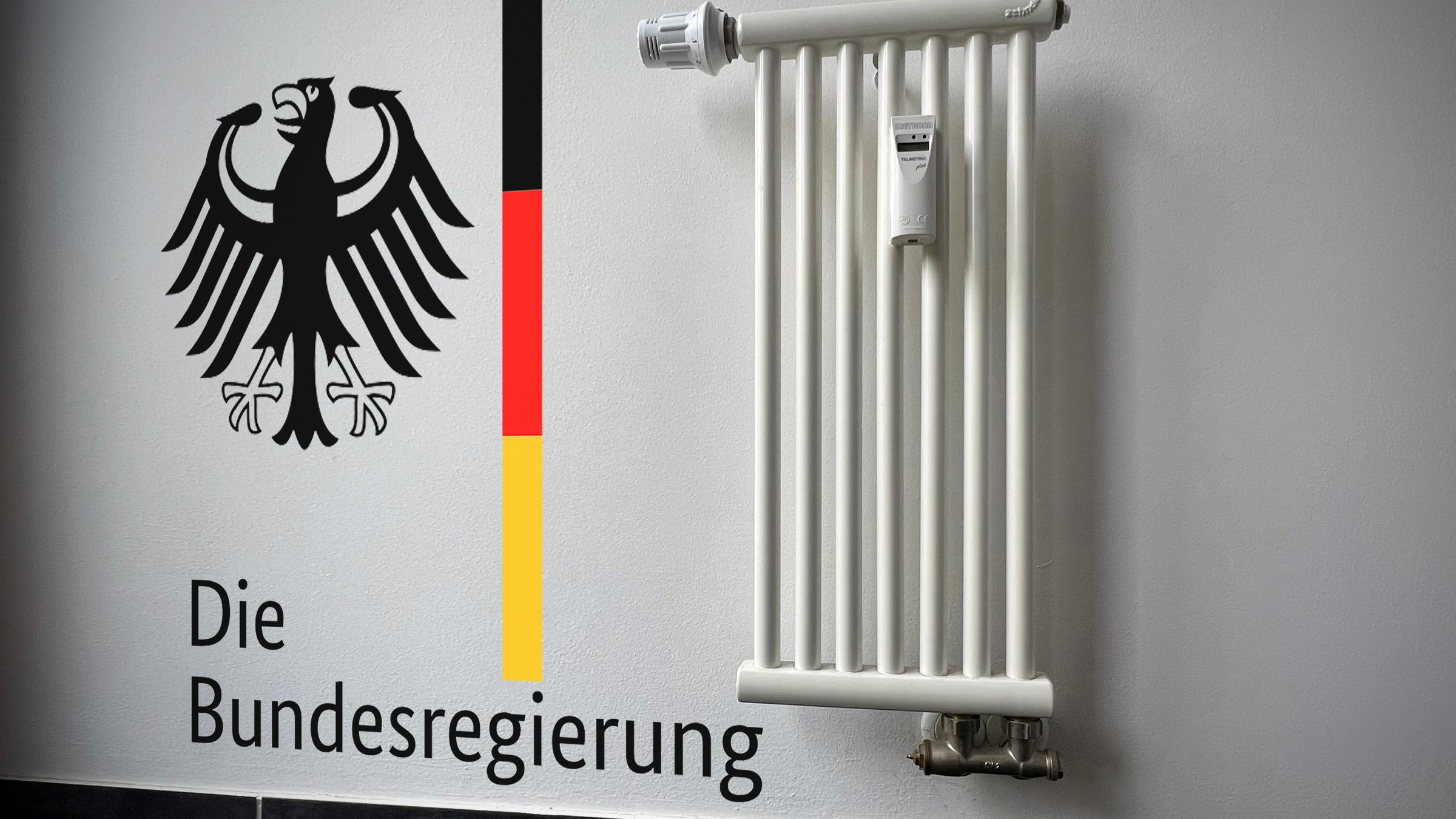Das Logo der Bundesregierung an einer Wand, rechts daneben ein Heizkörper
