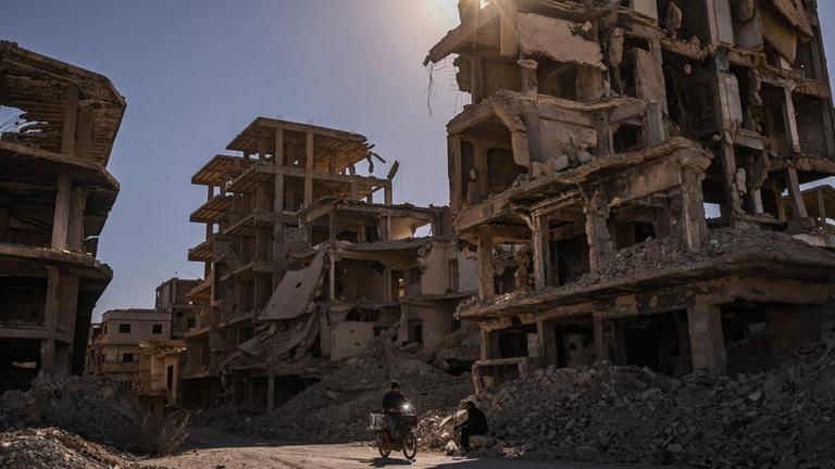 Zerstörte Gebäude nach Kämpfen zwischen Rebellen und Truppen des syrischen Machthaber Assad in Damaskus.