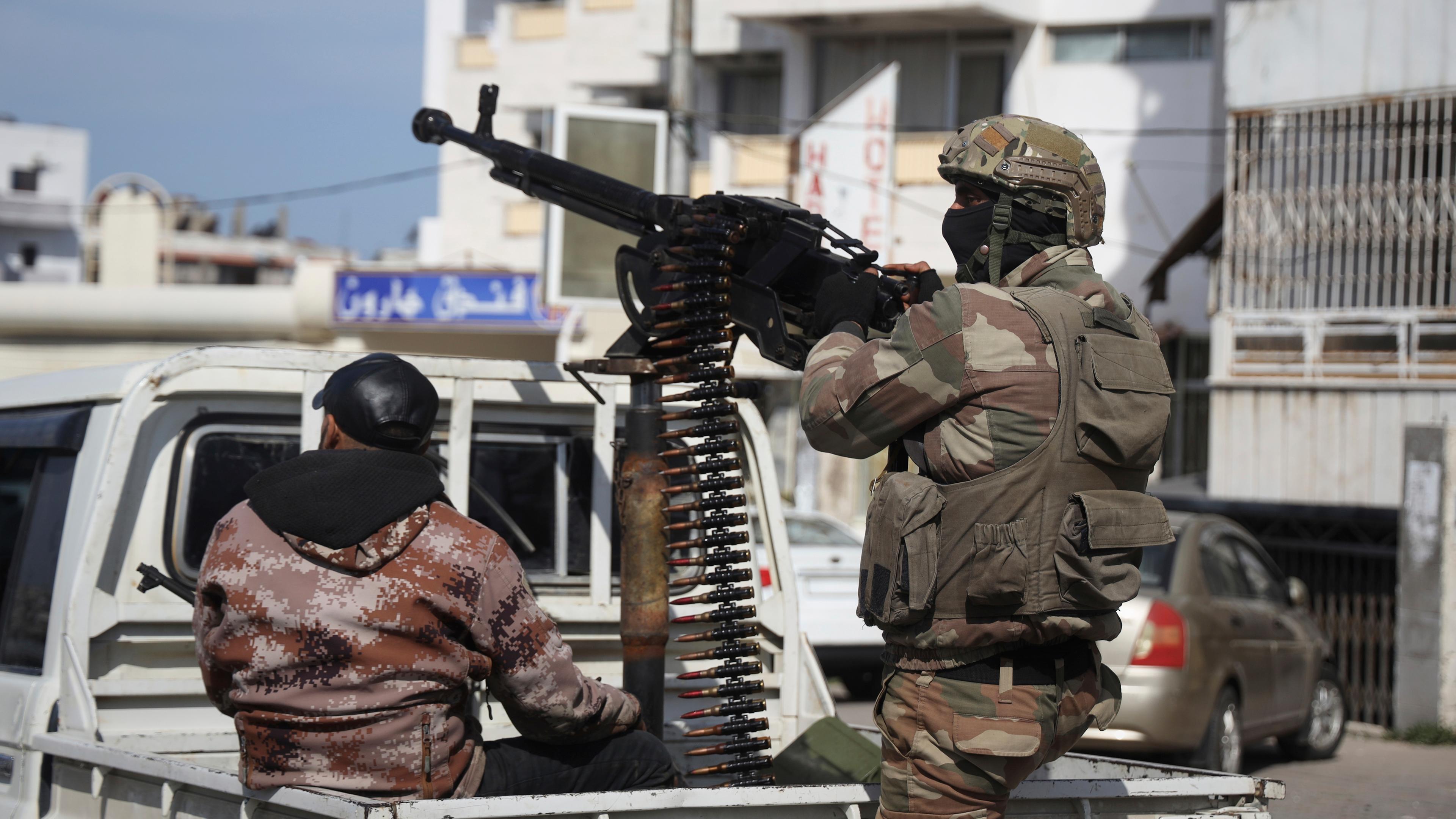 Verstärkung der syrischen Sicherheitskräfte im syrischen Latakia stationiert