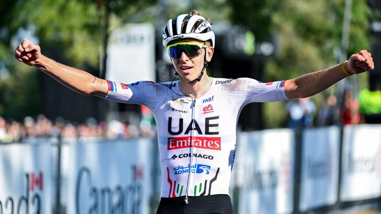 Tadej Pogacar aus Slowenien reagiert nach seinem Sieg beim UCI WorldTour Montreal Grand Prix.