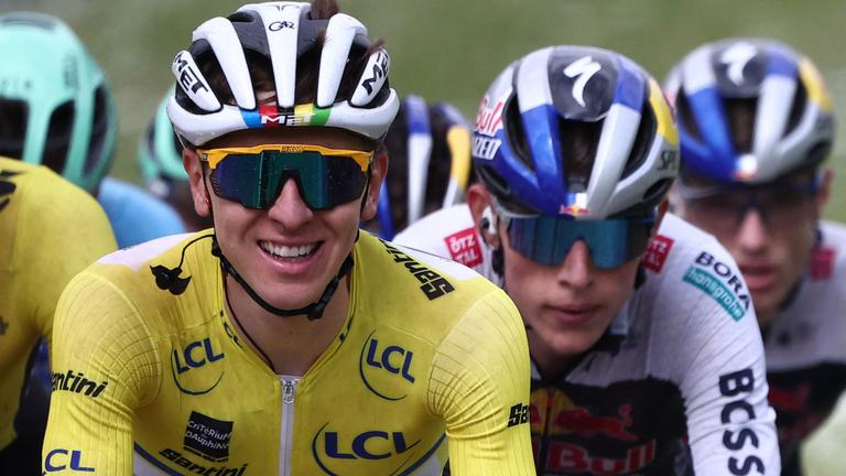 Der slowenische Fahrer Tadej Pogacar vom UAE Team Emirates XRG.