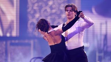 Taliso Engel und Patricija Ionel bei der Let' s Dance Live Tour 2025 in Erfurt.