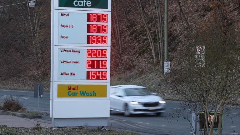 Die Bundesregierung will mit einem neuen Gesetz Ölkonzerne zu mehr Transparenz verpflichten.