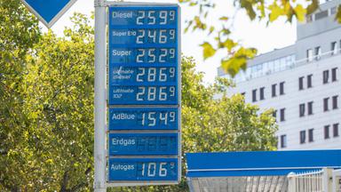 Für Diesel und Benzin müssen Verbraucher momentan deutlich mehr zahlen.