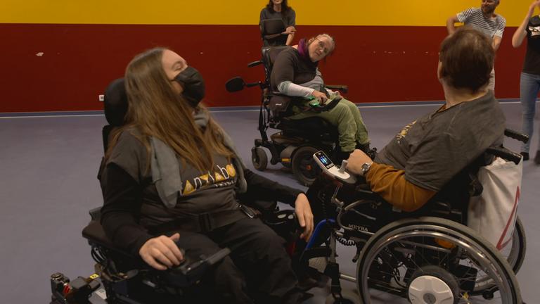 Rollstuhlfahrer im Tanzlabor Leipzig